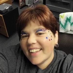 Meet your Posher, Crystal